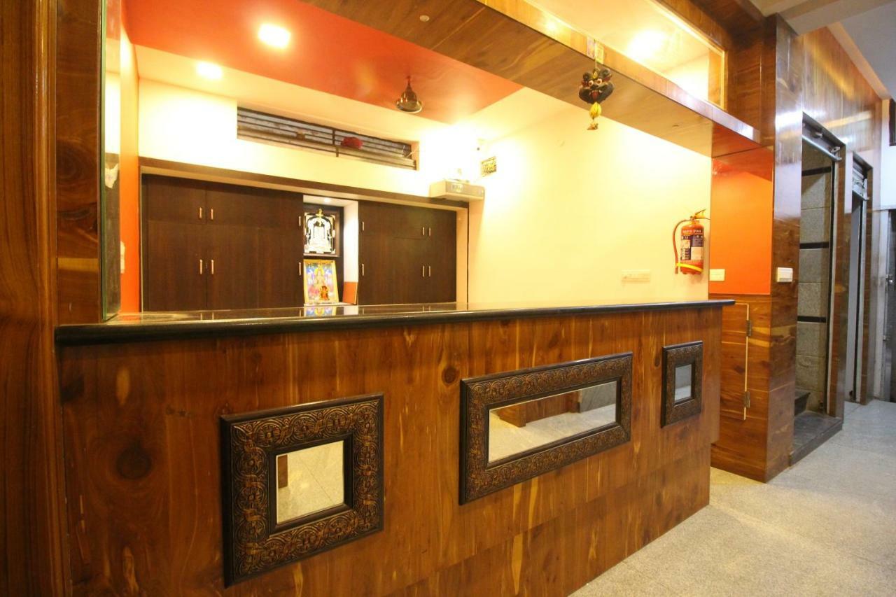 Oyo Flagship 30734 Jeevan Lodge Shimoga Dış mekan fotoğraf